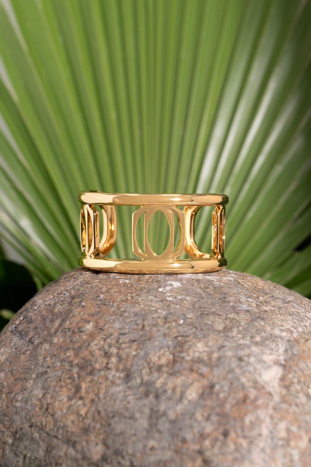 Signature logo cuff