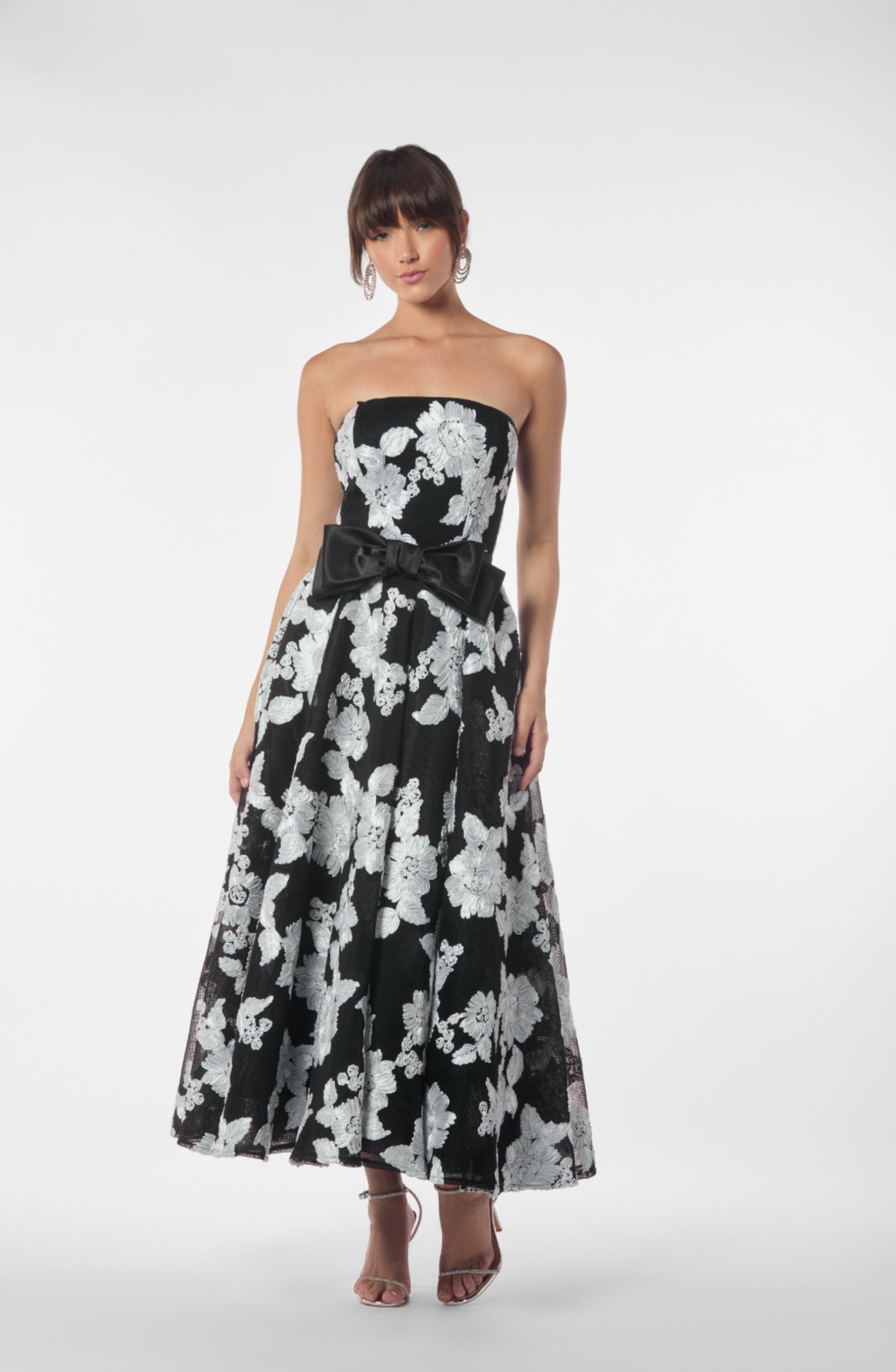 Floral Embroidered Strapless Dress 4 / Black Floral Embroidered Strapless Dress 4 / Black