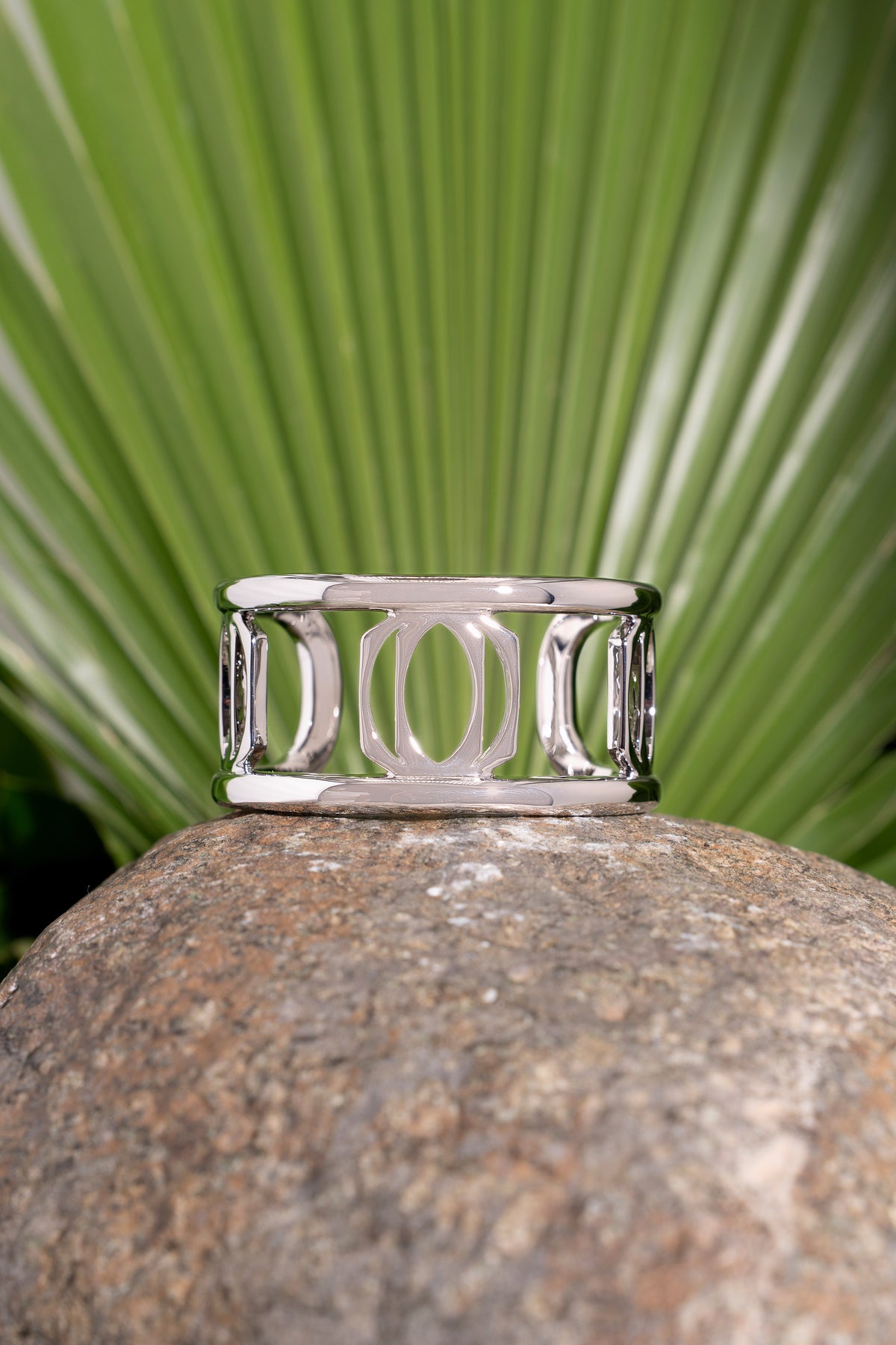 Signature logo cuff